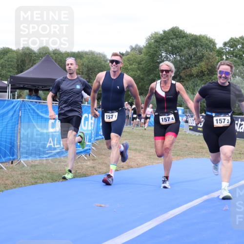 31.08.2025 - Elbe Triathlon Hamburg Strokosch-Dieckow http://msf.ph/oto/8658495 31.08.2025 16:33:39 Ziel  meine-sportfotos.de