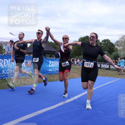 31.08.2025 - Elbe Triathlon Hamburg Strokosch-Dieckow http://msf.ph/oto/8658498 31.08.2025 16:33:40 Ziel  meine-sportfotos.de
