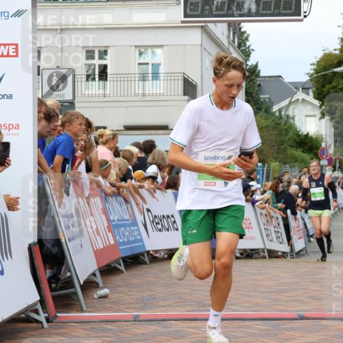 31.08.2025 - 21. Blankeneser Heldenlauf Strokosch-Dieckow http://msf.ph/oto/8658503 31.08.2025 10:50:27 Ziel 3699, 3354, 3564 meine-sportfotos.de