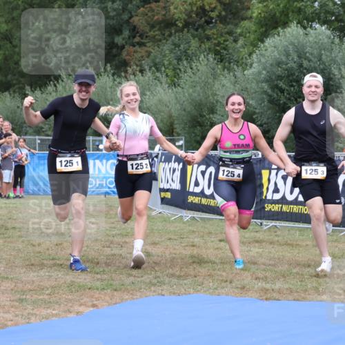 31.08.2025 - Elbe Triathlon Hamburg Strokosch-Dieckow http://msf.ph/oto/8658505 31.08.2025 16:33:43 Ziel  meine-sportfotos.de