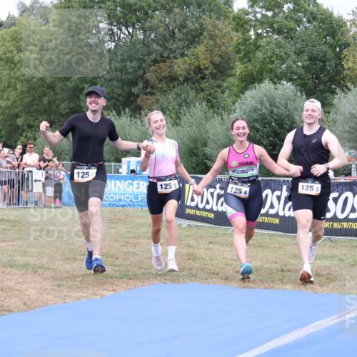 31.08.2025 - Elbe Triathlon Hamburg Strokosch-Dieckow http://msf.ph/oto/8658506 31.08.2025 16:33:44 Ziel  meine-sportfotos.de