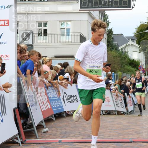 31.08.2025 - 21. Blankeneser Heldenlauf Strokosch-Dieckow http://msf.ph/oto/8658507 31.08.2025 10:50:27 Ziel 3699, 3354, 3564 meine-sportfotos.de