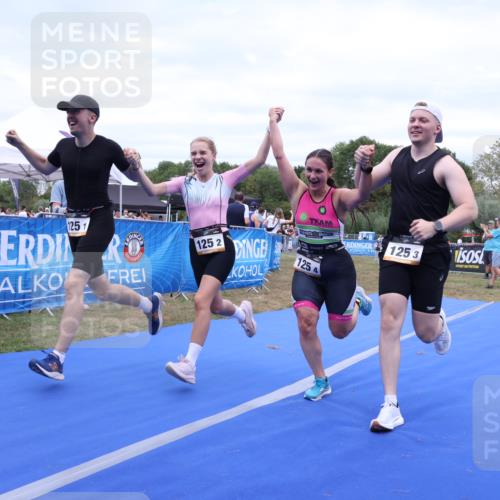 31.08.2025 - Elbe Triathlon Hamburg Strokosch-Dieckow http://msf.ph/oto/8658517 31.08.2025 16:33:46 Ziel  meine-sportfotos.de
