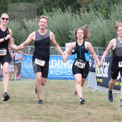 31.08.2025 - Elbe Triathlon Hamburg Strokosch-Dieckow http://msf.ph/oto/8658520 31.08.2025 16:34:28 Ziel  meine-sportfotos.de