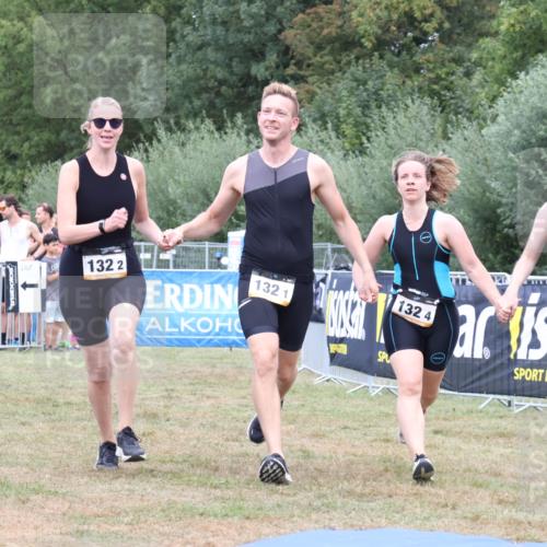 31.08.2025 - Elbe Triathlon Hamburg Strokosch-Dieckow http://msf.ph/oto/8658524 31.08.2025 16:34:29 Ziel  meine-sportfotos.de
