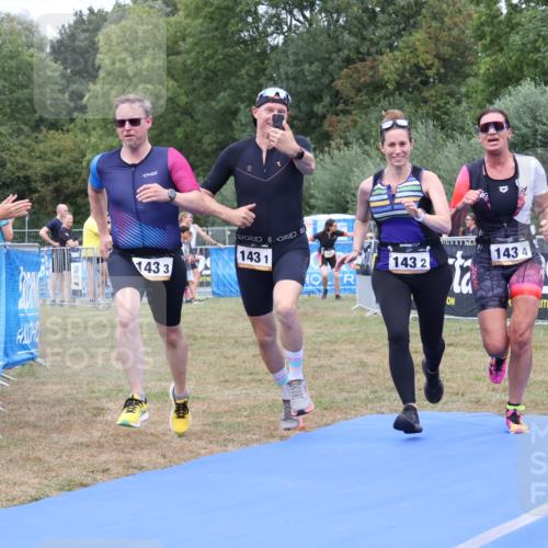 31.08.2025 - Elbe Triathlon Hamburg Strokosch-Dieckow http://msf.ph/oto/8658556 31.08.2025 16:36:19 Ziel  meine-sportfotos.de