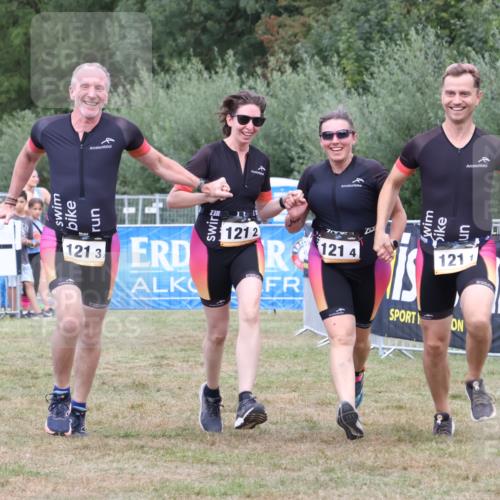 31.08.2025 - Elbe Triathlon Hamburg Strokosch-Dieckow http://msf.ph/oto/8658562 31.08.2025 16:36:24 Ziel  meine-sportfotos.de