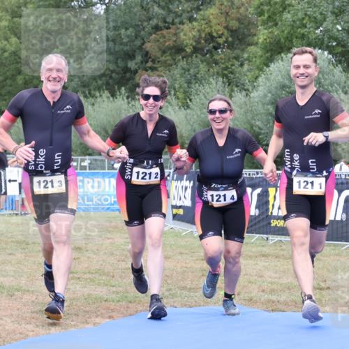 31.08.2025 - Elbe Triathlon Hamburg Strokosch-Dieckow http://msf.ph/oto/8658566 31.08.2025 16:36:25 Ziel  meine-sportfotos.de