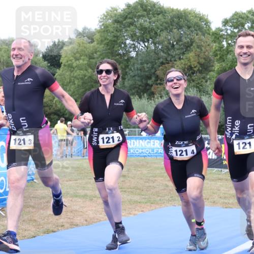 31.08.2025 - Elbe Triathlon Hamburg Strokosch-Dieckow http://msf.ph/oto/8658570 31.08.2025 16:36:27 Ziel  meine-sportfotos.de