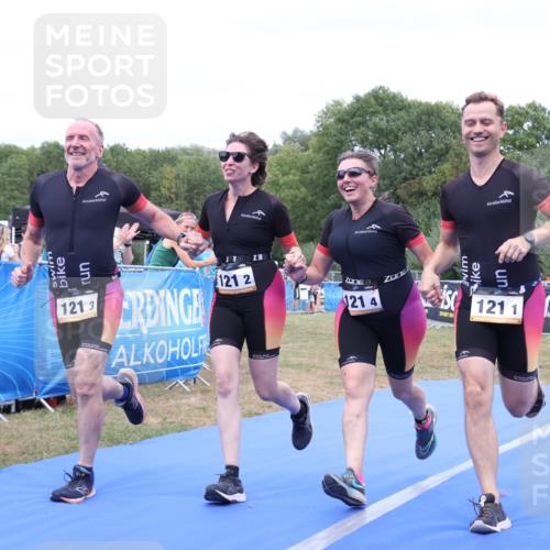 31.08.2025 - Elbe Triathlon Hamburg Strokosch-Dieckow http://msf.ph/oto/8658572 31.08.2025 16:36:27 Ziel  meine-sportfotos.de