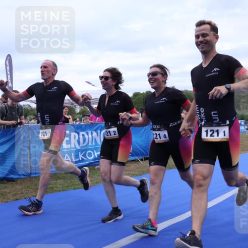 31.08.2025 - Elbe Triathlon Hamburg Strokosch-Dieckow http://msf.ph/oto/8658576 31.08.2025 16:36:28 Ziel  meine-sportfotos.de