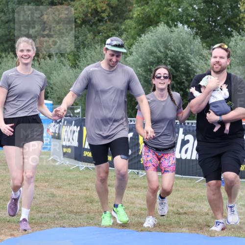 31.08.2025 - Elbe Triathlon Hamburg Strokosch-Dieckow http://msf.ph/oto/8658601 31.08.2025 16:38:01 Ziel  meine-sportfotos.de