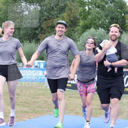 31.08.2025 - Elbe Triathlon Hamburg Strokosch-Dieckow http://msf.ph/oto/8658603 31.08.2025 16:38:02 Ziel  meine-sportfotos.de