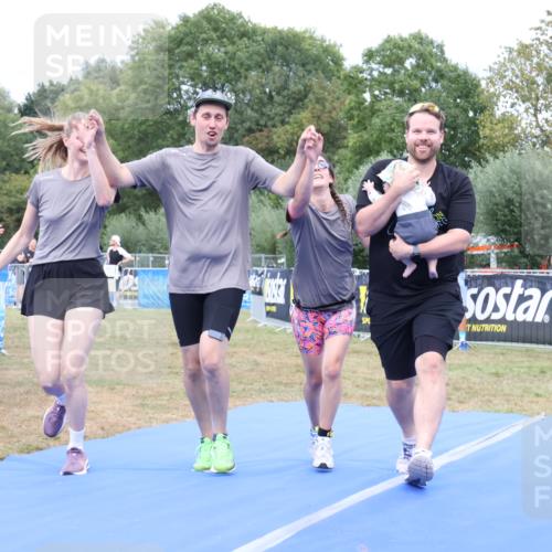 31.08.2025 - Elbe Triathlon Hamburg Strokosch-Dieckow http://msf.ph/oto/8658605 31.08.2025 16:38:03 Ziel  meine-sportfotos.de
