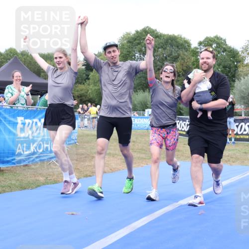31.08.2025 - Elbe Triathlon Hamburg Strokosch-Dieckow http://msf.ph/oto/8658607 31.08.2025 16:38:03 Ziel  meine-sportfotos.de