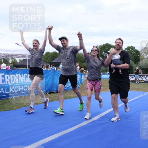 31.08.2025 - Elbe Triathlon Hamburg Strokosch-Dieckow http://msf.ph/oto/8658611 31.08.2025 16:38:04 Ziel  meine-sportfotos.de