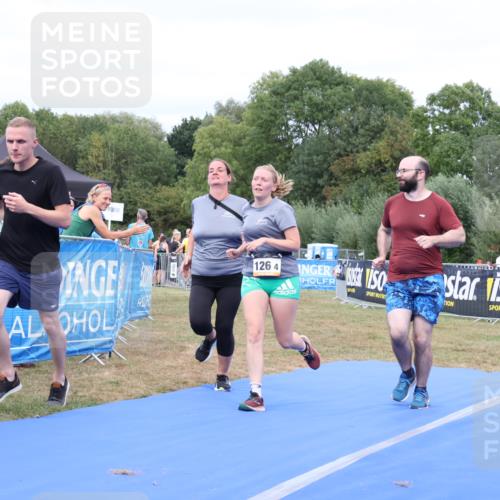 31.08.2025 - Elbe Triathlon Hamburg Strokosch-Dieckow http://msf.ph/oto/8658627 31.08.2025 16:39:18 Ziel  meine-sportfotos.de