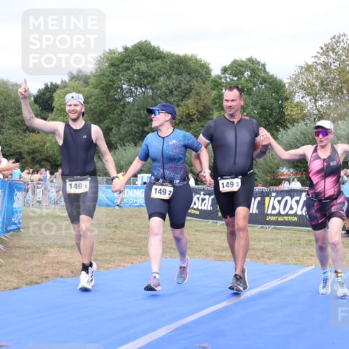 31.08.2025 - Elbe Triathlon Hamburg Strokosch-Dieckow http://msf.ph/oto/8658656 31.08.2025 16:42:01 Ziel  meine-sportfotos.de