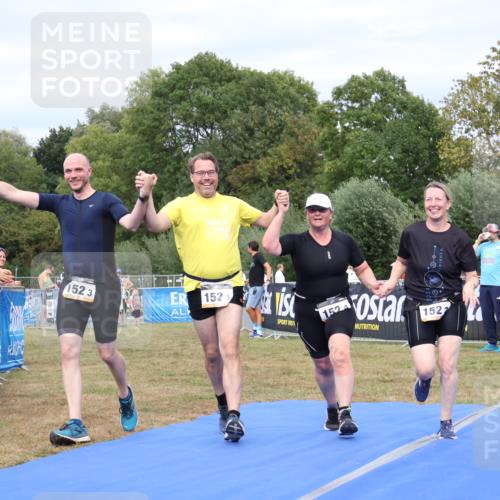 31.08.2025 - Elbe Triathlon Hamburg Strokosch-Dieckow http://msf.ph/oto/8658664 31.08.2025 16:42:20 Ziel  meine-sportfotos.de