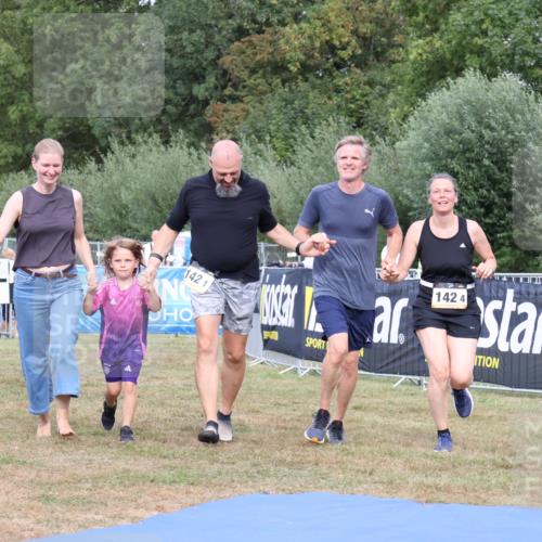 31.08.2025 - Elbe Triathlon Hamburg Strokosch-Dieckow http://msf.ph/oto/8658676 31.08.2025 16:43:10 Ziel  meine-sportfotos.de