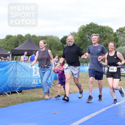 31.08.2025 - Elbe Triathlon Hamburg Strokosch-Dieckow http://msf.ph/oto/8658685 31.08.2025 16:43:13 Ziel  meine-sportfotos.de