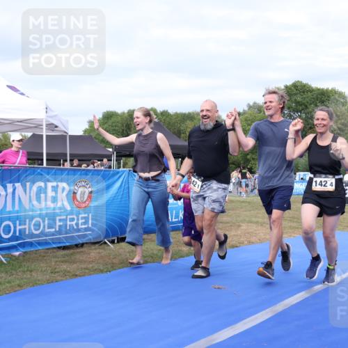 31.08.2025 - Elbe Triathlon Hamburg Strokosch-Dieckow http://msf.ph/oto/8658688 31.08.2025 16:43:13 Ziel  meine-sportfotos.de