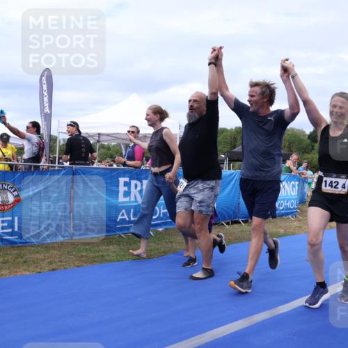 31.08.2025 - Elbe Triathlon Hamburg Strokosch-Dieckow http://msf.ph/oto/8658690 31.08.2025 16:43:14 Ziel  meine-sportfotos.de