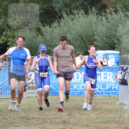 31.08.2025 - Elbe Triathlon Hamburg Strokosch-Dieckow http://msf.ph/oto/8658694 31.08.2025 16:45:05 Ziel  meine-sportfotos.de