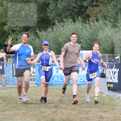 31.08.2025 - Elbe Triathlon Hamburg Strokosch-Dieckow http://msf.ph/oto/8658697 31.08.2025 16:45:06 Ziel  meine-sportfotos.de