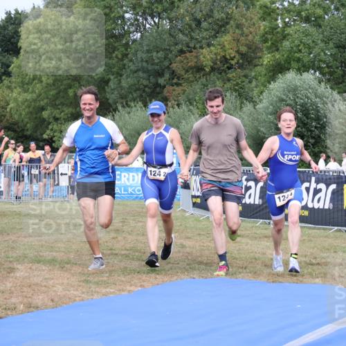 31.08.2025 - Elbe Triathlon Hamburg Strokosch-Dieckow http://msf.ph/oto/8658705 31.08.2025 16:45:09 Ziel  meine-sportfotos.de