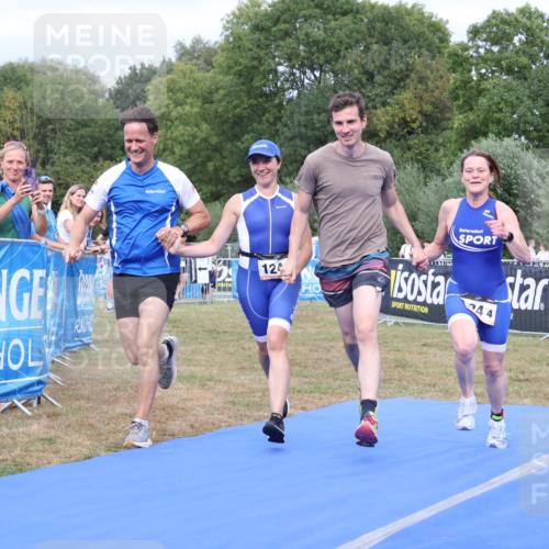 31.08.2025 - Elbe Triathlon Hamburg Strokosch-Dieckow http://msf.ph/oto/8658709 31.08.2025 16:45:09 Ziel  meine-sportfotos.de