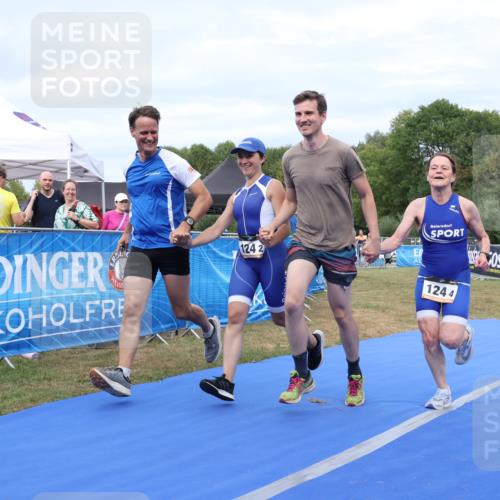 31.08.2025 - Elbe Triathlon Hamburg Strokosch-Dieckow http://msf.ph/oto/8658713 31.08.2025 16:45:10 Ziel  meine-sportfotos.de