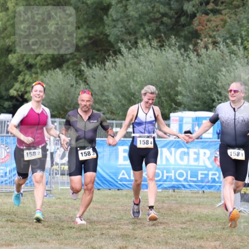 31.08.2025 - Elbe Triathlon Hamburg Strokosch-Dieckow http://msf.ph/oto/8658739 31.08.2025 16:48:43 Ziel  meine-sportfotos.de