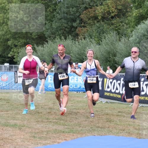 31.08.2025 - Elbe Triathlon Hamburg Strokosch-Dieckow http://msf.ph/oto/8658747 31.08.2025 16:48:45 Ziel  meine-sportfotos.de