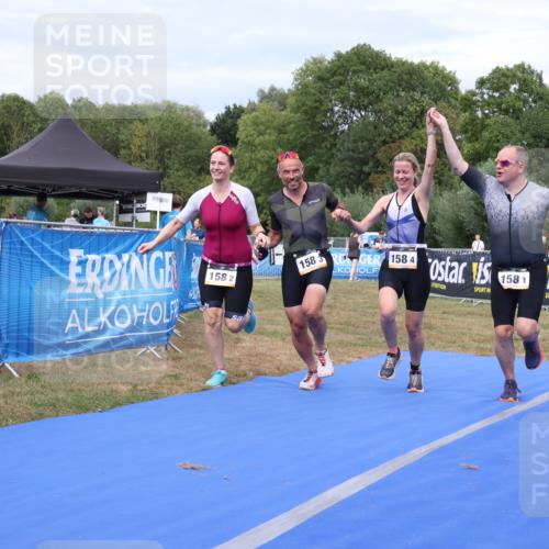 31.08.2025 - Elbe Triathlon Hamburg Strokosch-Dieckow http://msf.ph/oto/8658757 31.08.2025 16:48:48 Ziel  meine-sportfotos.de
