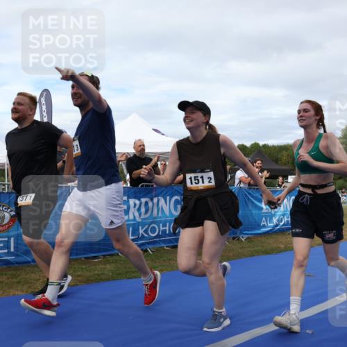 31.08.2025 - Elbe Triathlon Hamburg Strokosch-Dieckow http://msf.ph/oto/8658791 31.08.2025 16:58:38 Ziel  meine-sportfotos.de