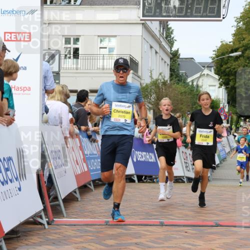 31.08.2025 - 21. Blankeneser Heldenlauf Strokosch-Dieckow http://msf.ph/oto/8658798 31.08.2025 10:25:54 Ziel 2342, 2472, 2070, 2241, 2243 meine-sportfotos.de