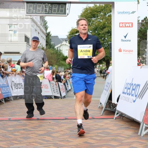 31.08.2025 - 21. Blankeneser Heldenlauf Strokosch-Dieckow http://msf.ph/oto/8658833 31.08.2025 10:25:42 Ziel 2410, 2742, 2366, 2235, 2726 meine-sportfotos.de