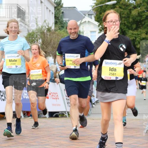 31.08.2025 - 21. Blankeneser Heldenlauf Strokosch-Dieckow http://msf.ph/oto/8658994 31.08.2025 10:32:35 Ziel 2490, 2256, 2257, 2644, 2581, 2582, 2580, 2201 meine-sportfotos.de