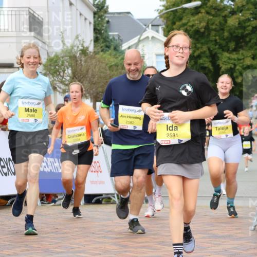 31.08.2025 - 21. Blankeneser Heldenlauf Strokosch-Dieckow http://msf.ph/oto/8659001 31.08.2025 10:32:35 Ziel 2490, 2256, 2257, 2644, 2581, 2582, 2580, 2201 meine-sportfotos.de