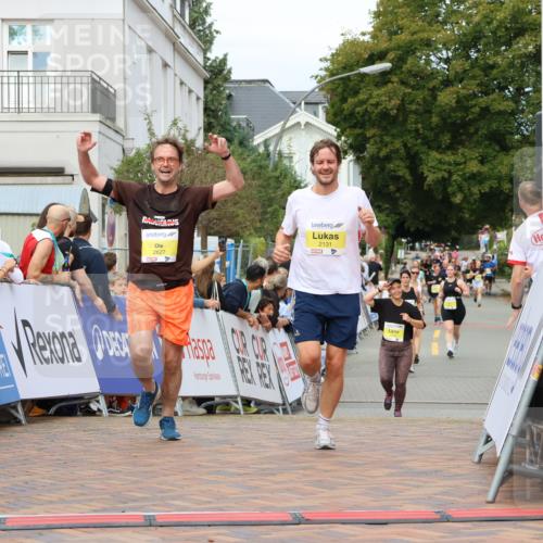 31.08.2025 - 21. Blankeneser Heldenlauf Strokosch-Dieckow http://msf.ph/oto/8659037 31.08.2025 10:32:17 Ziel 2418, 2131, 2182, 2627 meine-sportfotos.de