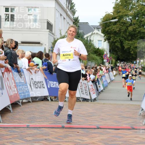 31.08.2025 - 21. Blankeneser Heldenlauf Strokosch-Dieckow http://msf.ph/oto/8659439 31.08.2025 10:29:59 Ziel 2260, 2603, 2602 meine-sportfotos.de