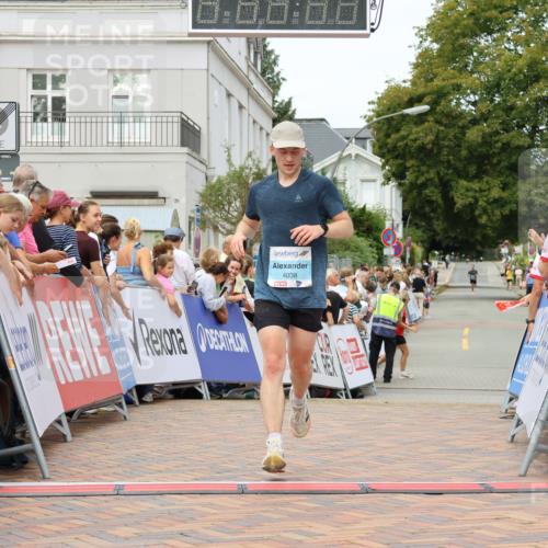 31.08.2025 - 21. Blankeneser Heldenlauf Strokosch-Dieckow http://msf.ph/oto/8659532 31.08.2025 11:48:13 Ziel 4038 meine-sportfotos.de
