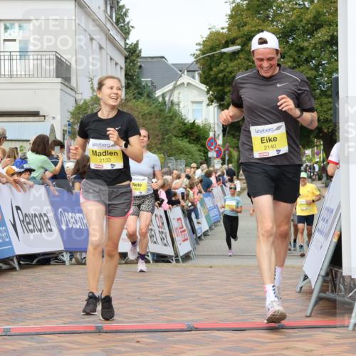 31.08.2025 - 21. Blankeneser Heldenlauf Strokosch-Dieckow http://msf.ph/oto/8659825 31.08.2025 10:28:15 Ziel 2348, 2140, 2133, 2625, 2088 meine-sportfotos.de