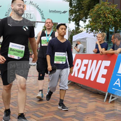 31.08.2025 - 21. Blankeneser Heldenlauf Strokosch-Dieckow http://msf.ph/oto/8660040 31.08.2025 11:36:04 Ziel 3607, 3722, 3072 meine-sportfotos.de