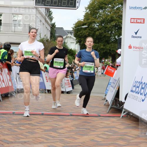 31.08.2025 - 21. Blankeneser Heldenlauf Strokosch-Dieckow http://msf.ph/oto/8660087 31.08.2025 11:35:41 Ziel 3153, 3158, 3155 meine-sportfotos.de