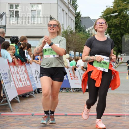 31.08.2025 - 21. Blankeneser Heldenlauf Strokosch-Dieckow http://msf.ph/oto/8660184 31.08.2025 11:33:58 Ziel 3384, 3382 meine-sportfotos.de
