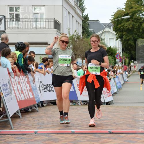 31.08.2025 - 21. Blankeneser Heldenlauf Strokosch-Dieckow http://msf.ph/oto/8660222 31.08.2025 11:33:57 Ziel 3384, 3382 meine-sportfotos.de