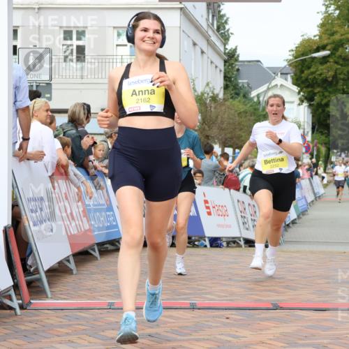 31.08.2025 - 21. Blankeneser Heldenlauf Strokosch-Dieckow http://msf.ph/oto/8660223 31.08.2025 10:26:19 Ziel 2162, 2046, 2252, 2564, 2467 meine-sportfotos.de