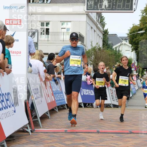 31.08.2025 - 21. Blankeneser Heldenlauf Strokosch-Dieckow http://msf.ph/oto/8660325 31.08.2025 10:25:54 Ziel 2342, 2472, 2070, 2241, 2243 meine-sportfotos.de